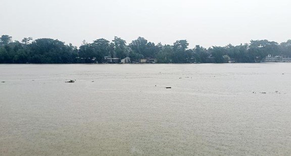 পাহাড়ি ঢলে বাড়ছে ২৬ নদীর পানি, বন্যার আশংকা